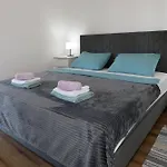 公寓 Apolo - Pool & Garden Retreat
