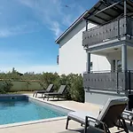 Apolo - Pool & Garden Retreat * 普拉