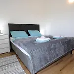 Apolo - Pool & Garden Retreat 公寓 普拉