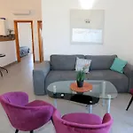 公寓 Apolo - Pool & Garden Retreat
