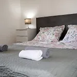 公寓 Apolo - Pool & Garden Retreat