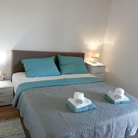 Apartment Apolo *