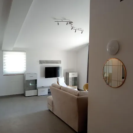 Apartment Apolo *