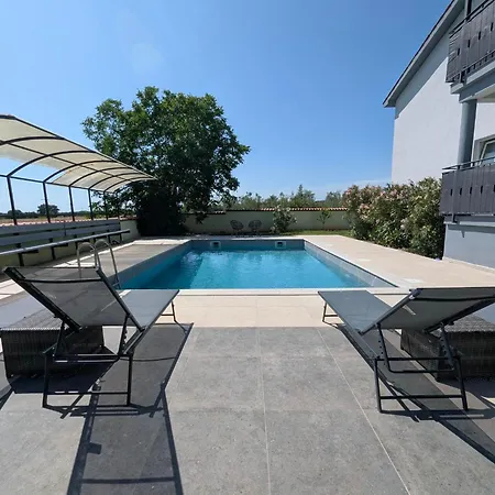 Apolo Apartment