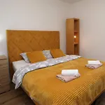 Apolo - Pool & Garden Retreat