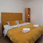 Apolo - Pool & Garden Retreat Pula
