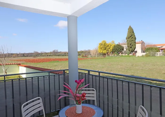 Lejlighed Apolo - Pool & Garden Retreat Pula